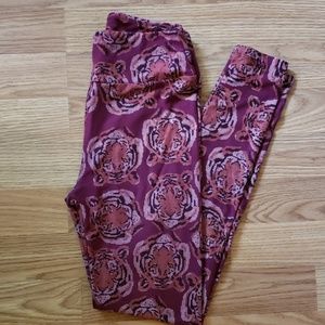 Lularoe one size purple tiger leggings